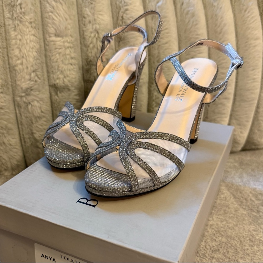 Benjamin Walk Touch Ups silver metallic glitter heels NWB SZ 5 & 6